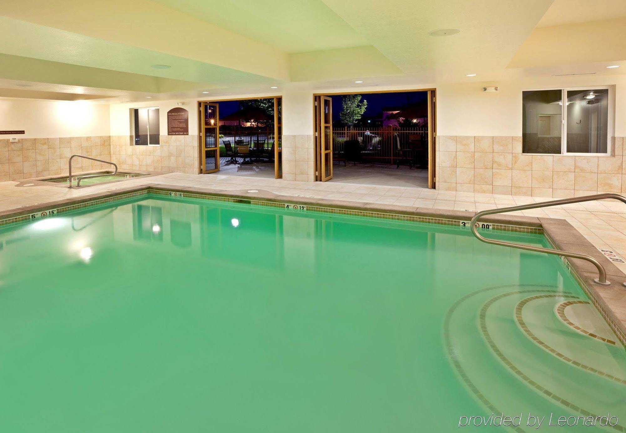 Holiday Inn Express Hotel & Suites Ontario By Ihg Exterior foto